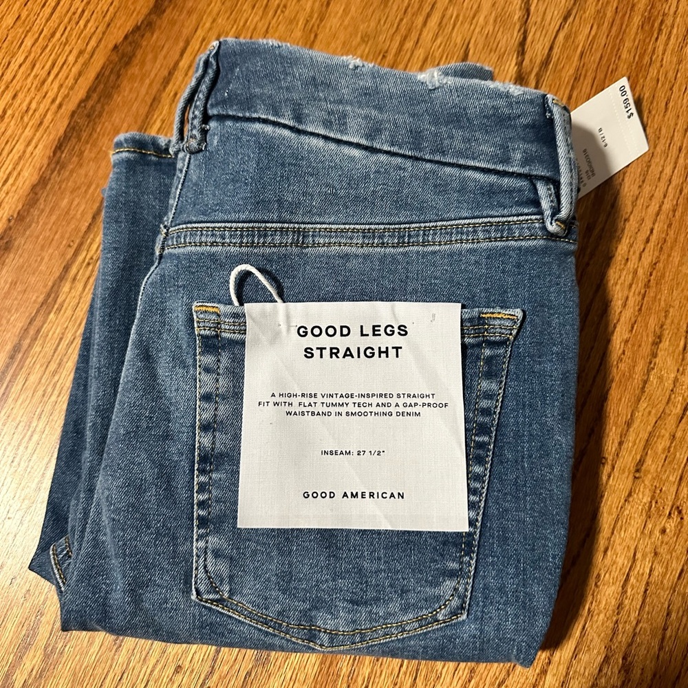 BNWT Good American - straight leg jeans